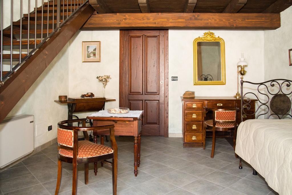 Casa Del Grande Vecchio Bed & Breakfast Airasca Phòng bức ảnh